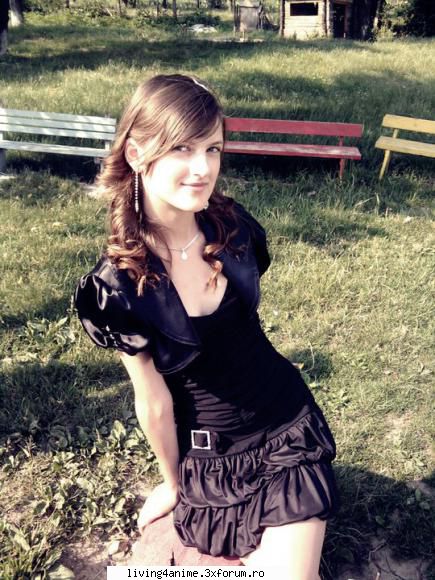 hey,sunt yustina,am 17 ani,zodia berbec. trec in clasa a 11-a si sunt din judetul botosani ^^

poza